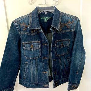 Beautiful 3/4 sleeve jean jacket